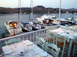 Vynilio Wine Bar, Vourkari, Kea