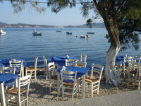 Milos, Greece: Seafood restaurant in Adamas