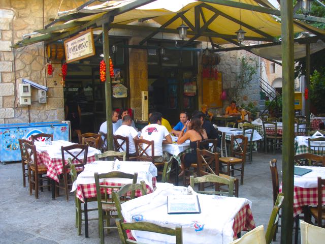 Mesaionas taverna chios