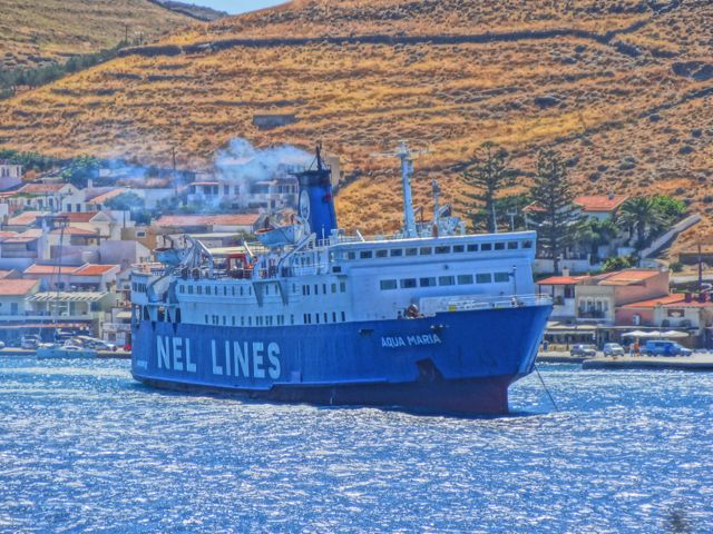 Ferry in Korissia, Kea