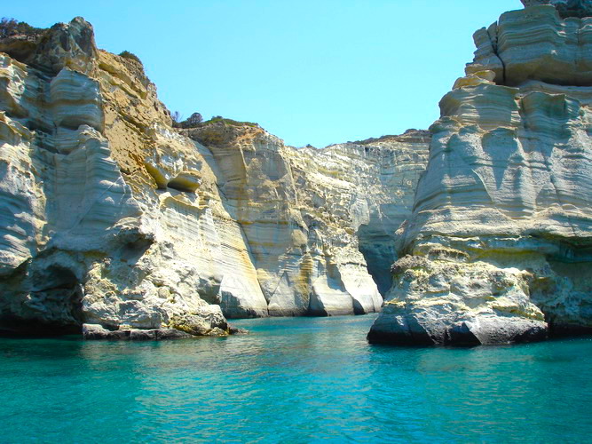 Milos: Kleftiko rock formation