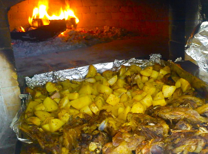 Aroma Roast lamb and potatoes