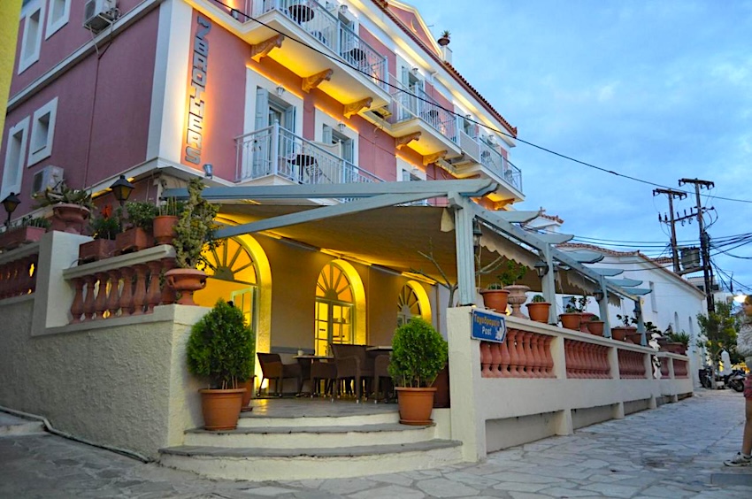 7 Brothers Hotel Poros