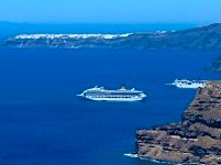 Cruise ships in Santorini