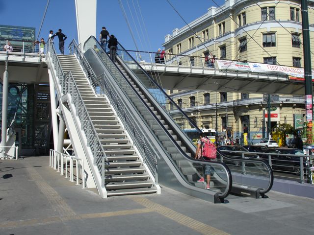 Pireaus: Bridge to the ferry boats